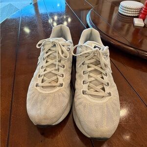 Nike Women’s White Mesh Sneakers